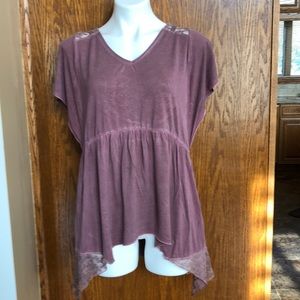 🌺 EUC POL Tunic Top with Lace Accents